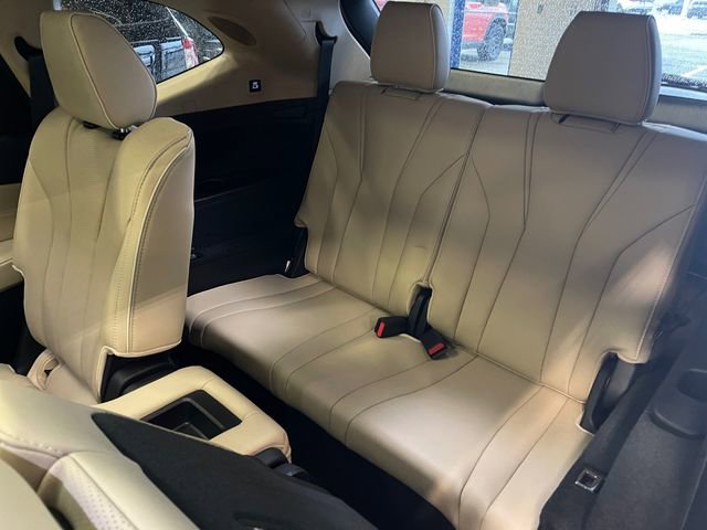 Used 2023 Acura MDX SH-AWD w/ Advance Package image 19