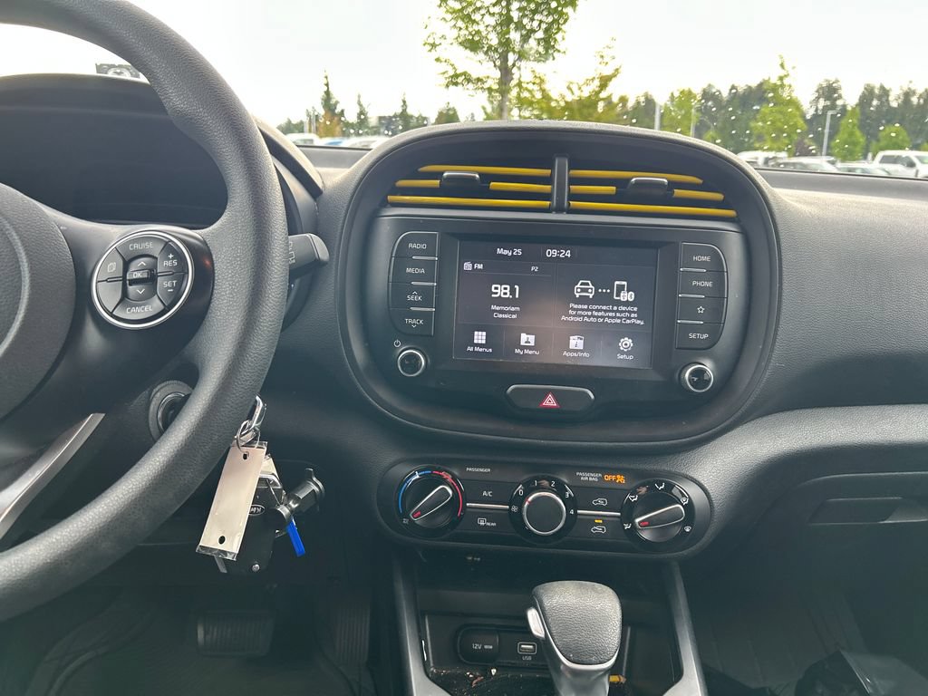 Used 2020 Kia Soul LX FWD image 23