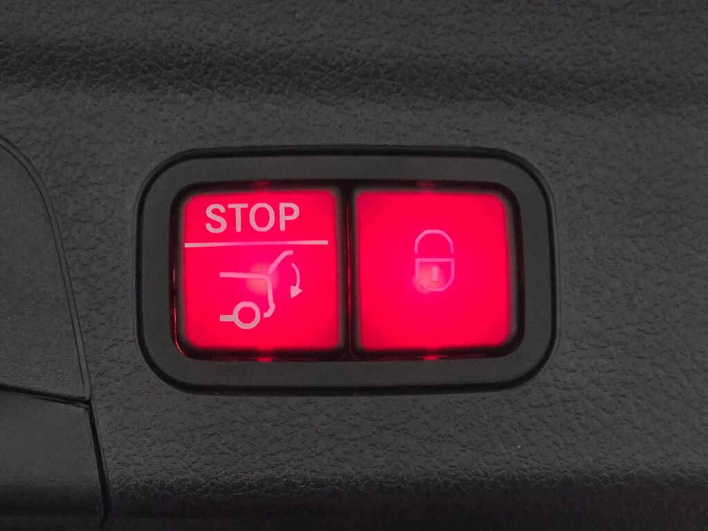 Used 2024 Mercedes-Benz GLE 350 GLE 350 w/ 3rd Row Seat Package image 23