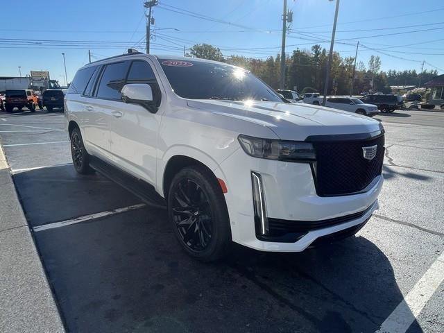 Used 2022 Cadillac Escalade ESV Sport Platinum w/ LPO, ONYX Package image 4