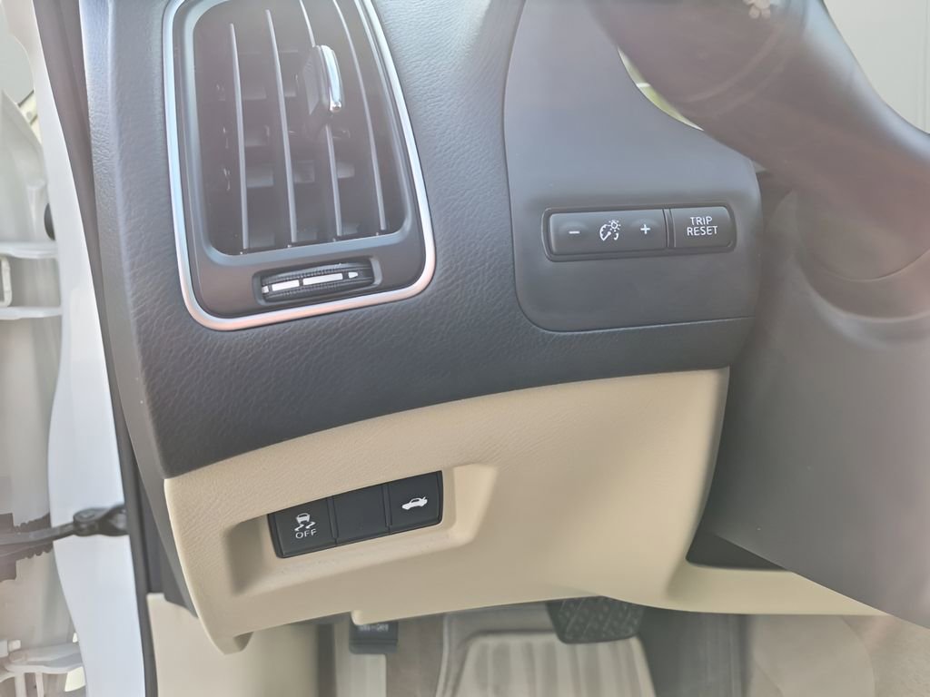 Used 2019 INFINITI Q50 Luxe w/ Cargo Package (L96) image 32