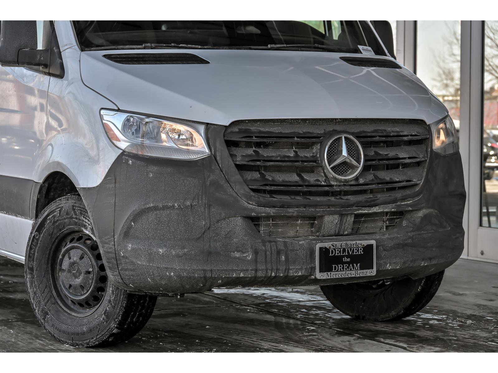 Used 2025 Mercedes-Benz Sprinter 2500 image 2