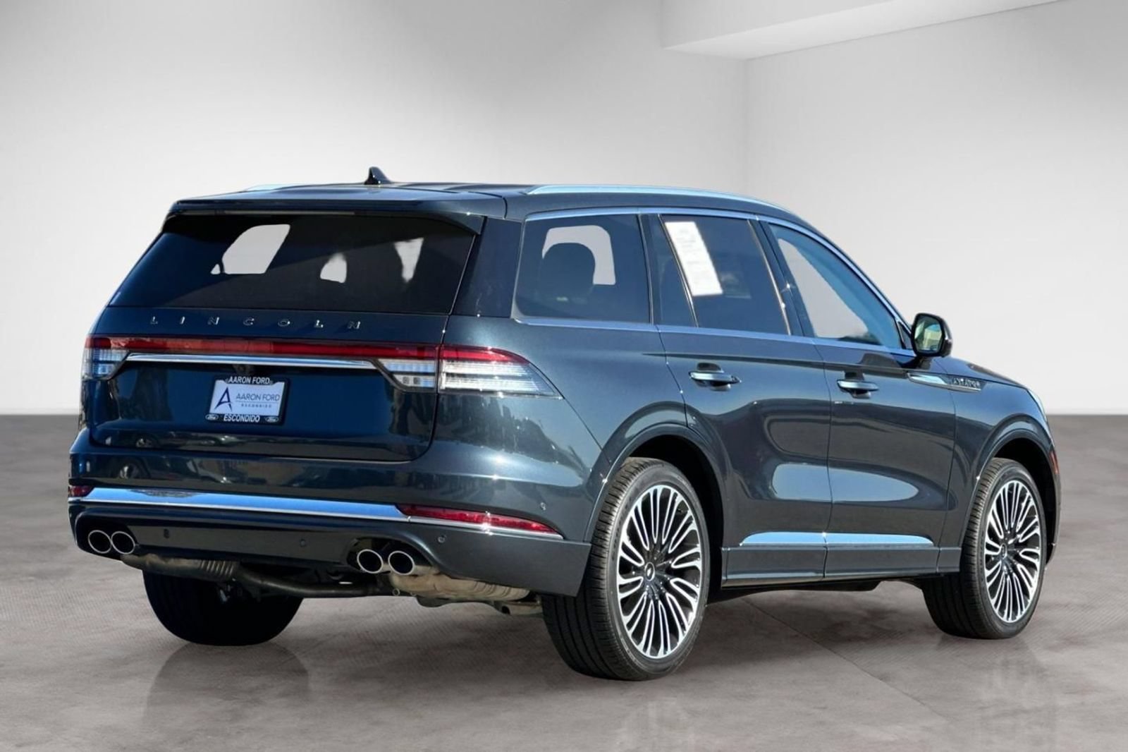 Used 2024 Lincoln Aviator Black Label AWD/4WD image 5