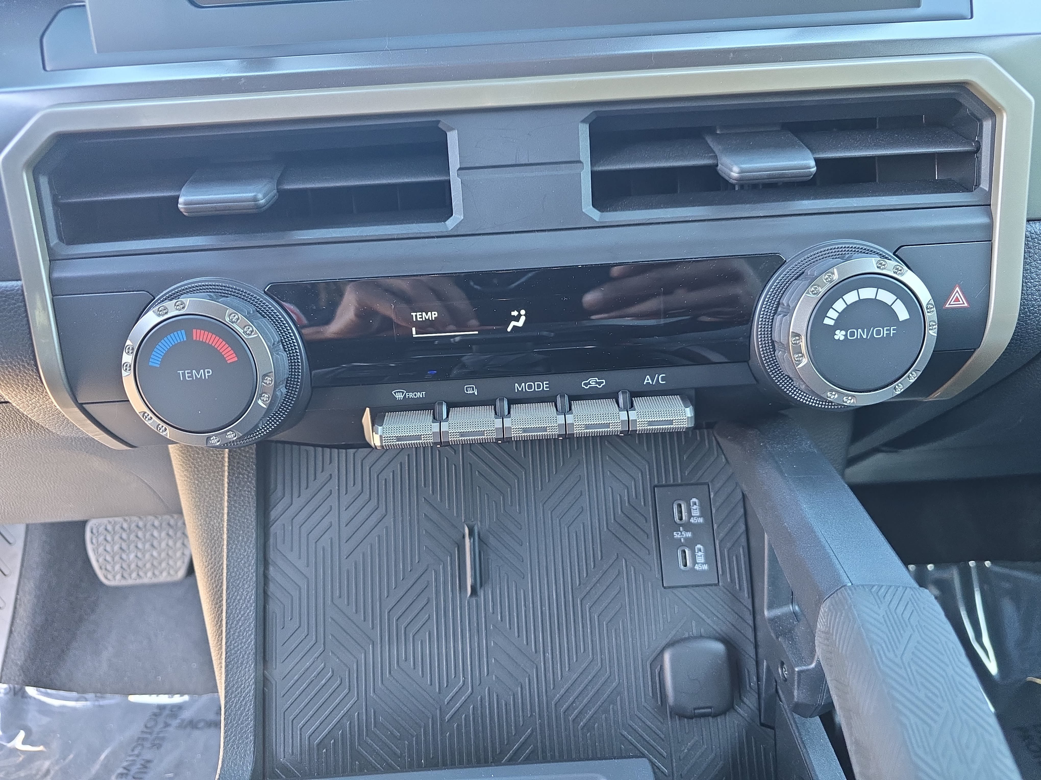 Certified 2024 Toyota Tacoma SR5 AWD/4WD image 25