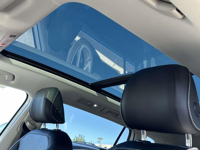 Used 2021 Volkswagen Tiguan SE w/ Panoramic Sunroof Package image 13