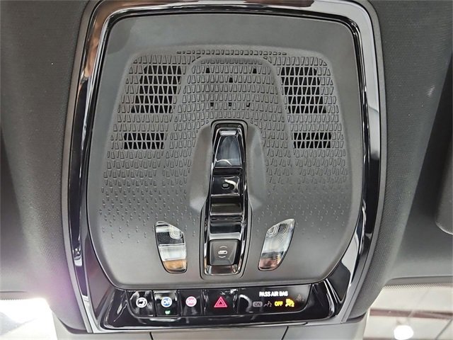 Used 2024 Cadillac Lyriq Sport image 34