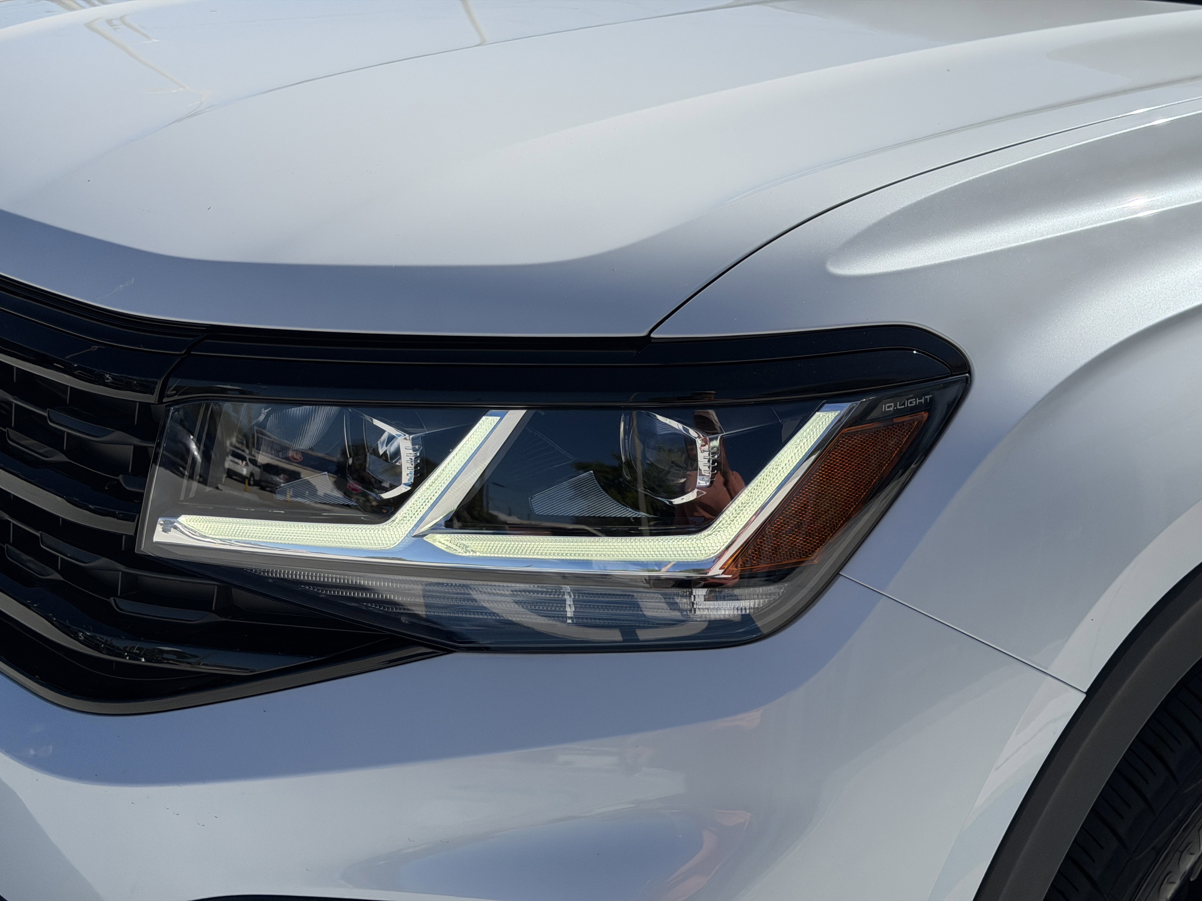 Used 2023 Volkswagen Atlas Cross Sport SEL R-Line image 8