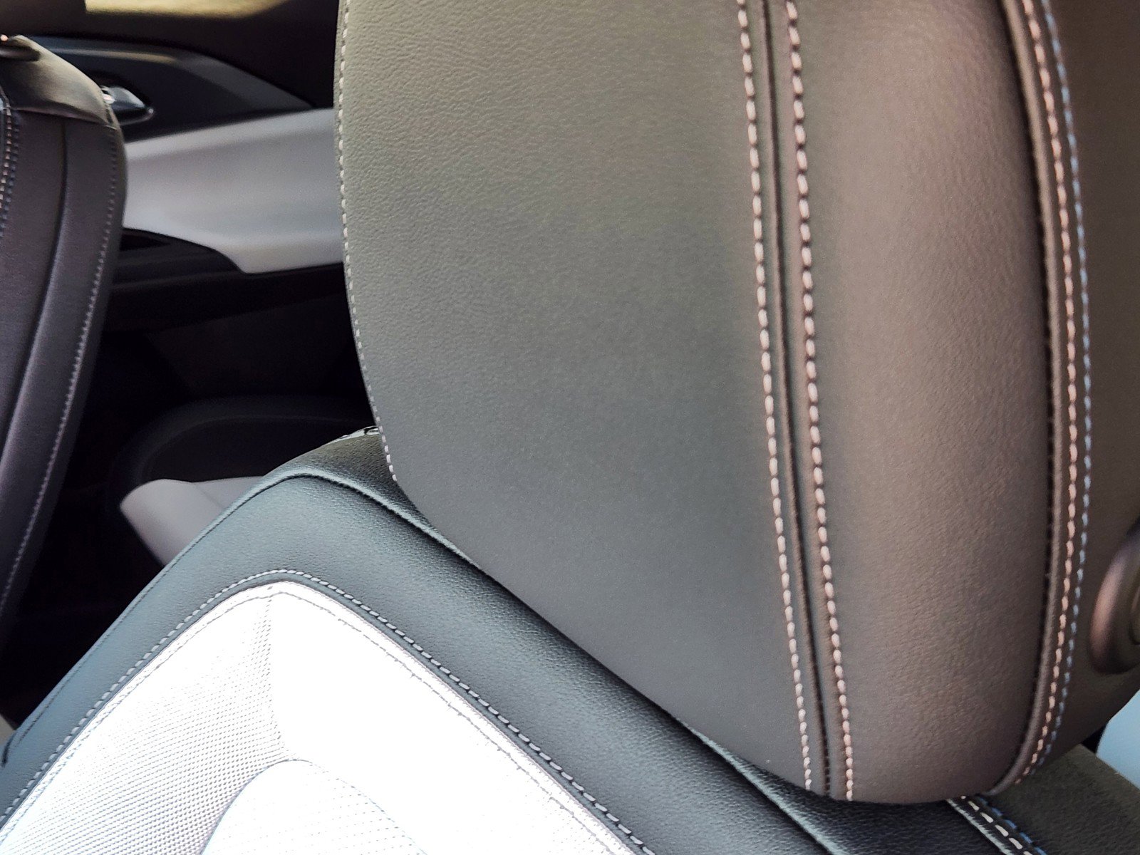 New 2026 Chevrolet Equinox EV LT image 11