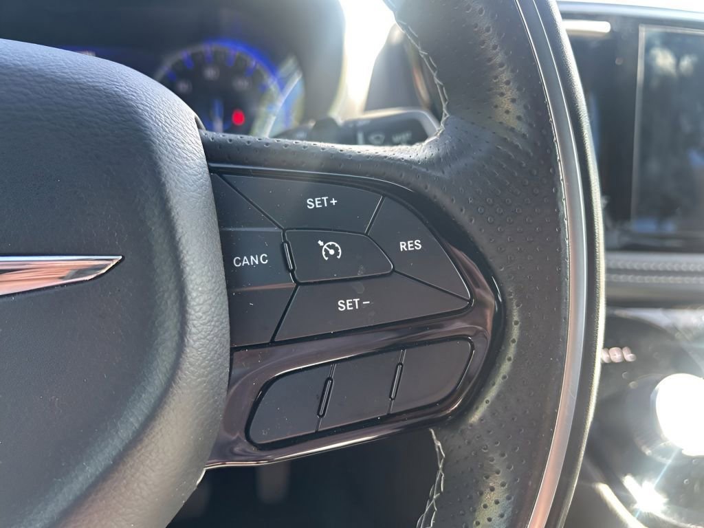 Used 2020 Chrysler Pacifica Limited w/ S Appearance Package image 26