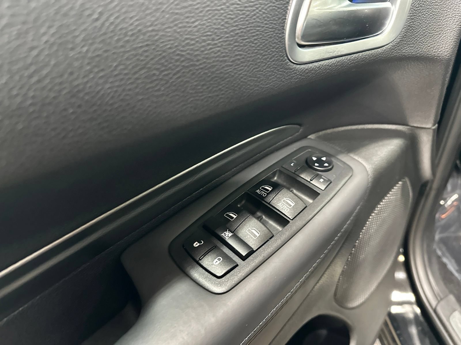 Used 2019 Dodge Durango Citadel w/ Technology Group AWD/4WD image 18
