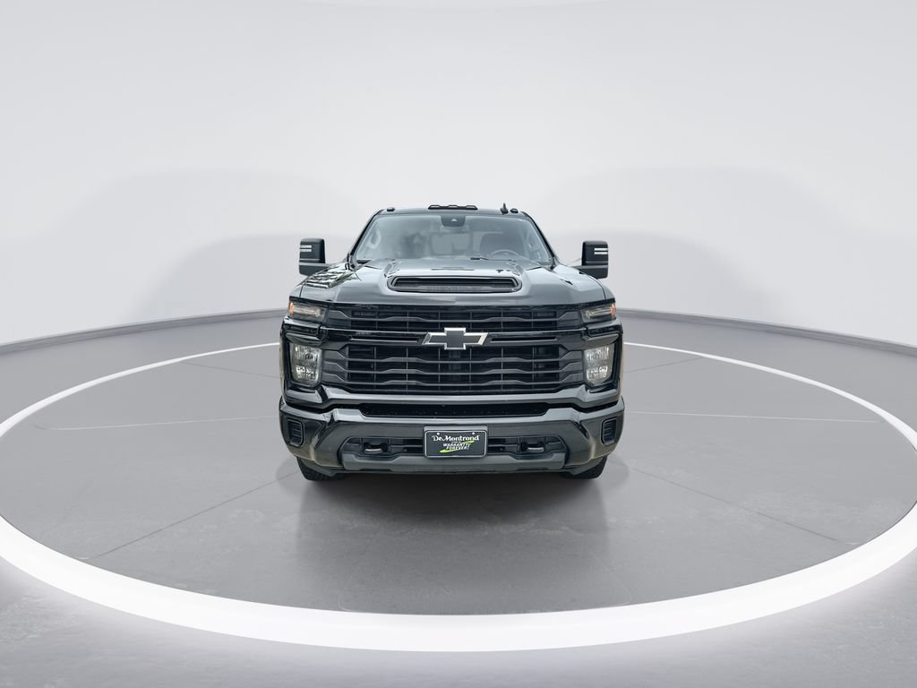 Used 2024 Chevrolet Silverado 2500 Custom w/ Custom Value Package AWD/4WD image 3