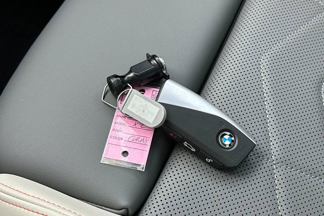 Used 2025 BMW X2 xDrive28i w/ M Sport Package AWD/4WD image 10