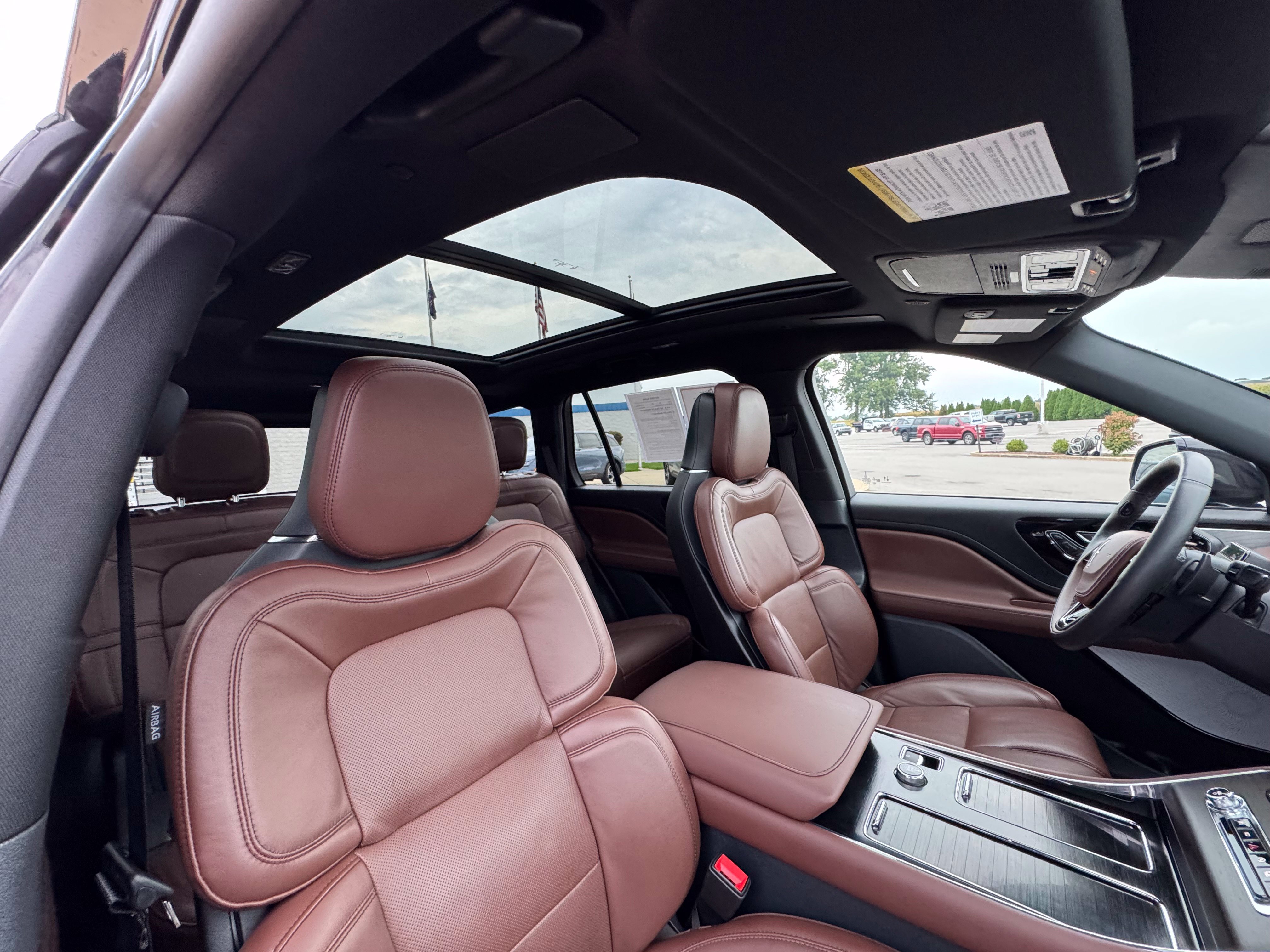 Used 2026 Lincoln Aviator Reserve AWD/4WD image 14