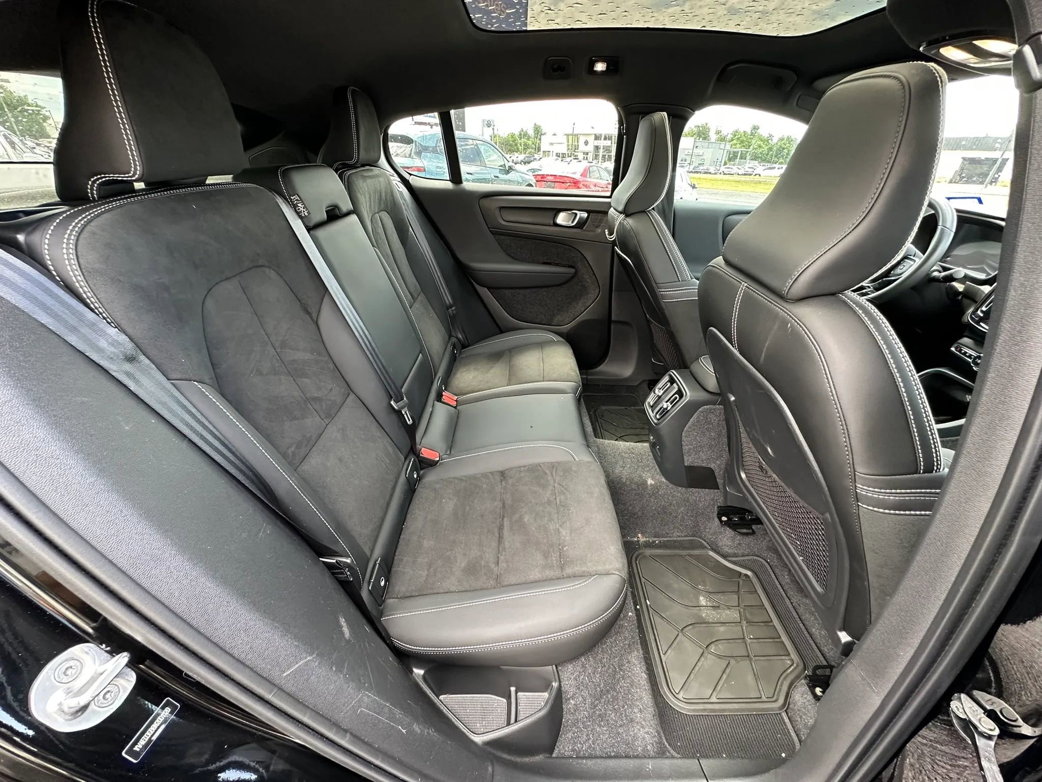Used 2022 Volvo C40 P8 Recharge Ultimate AWD/4WD image 14