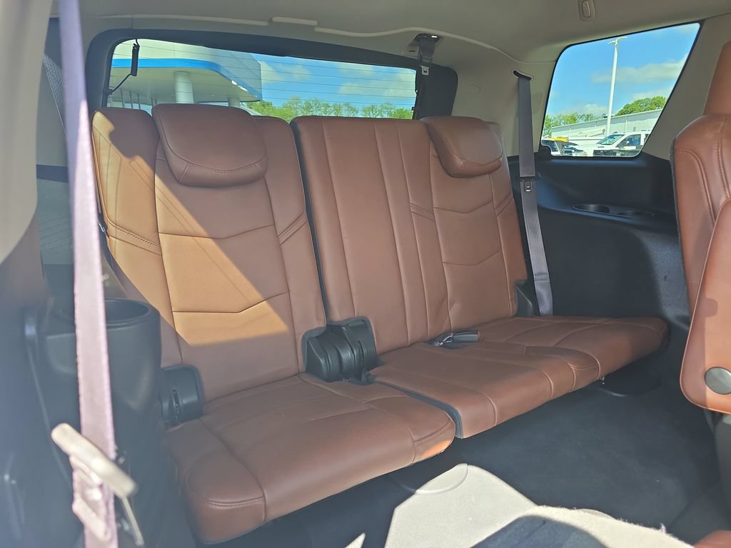 Used 2016 Cadillac Escalade Luxury AWD/4WD image 17