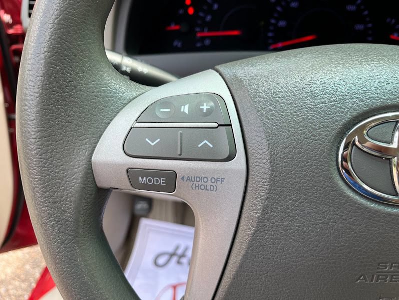 Used 2011 Toyota Camry LE FWD image 15