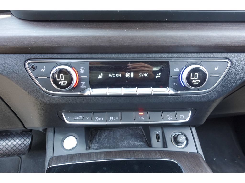 Used 2023 Audi Q5 2.0T Premium w/ Convenience Package AWD/4WD image 20