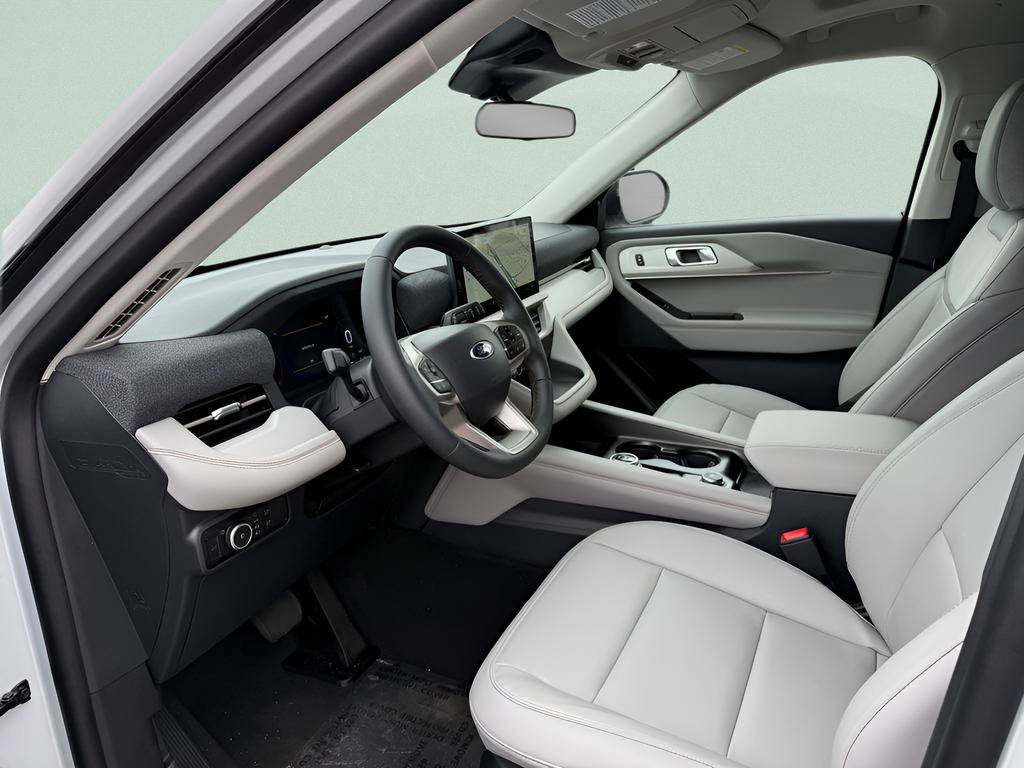 New 2026 Ford Explorer Active w/ Active Comfort Package AWD/4WD image 3