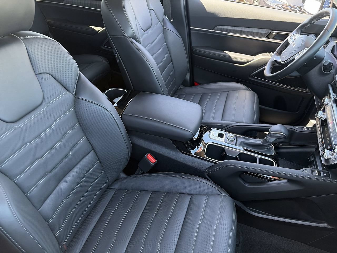 Certified 2025 Kia Telluride SX Prestige AWD/4WD image 10