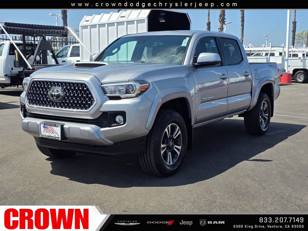 Used 2018 Toyota Tacoma TRD Sport w/ TRD Premium Sport Package AWD/4WD image 3