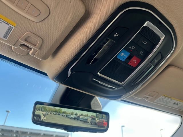 Used 2022 Jeep Grand Cherokee L Limited w/ Luxury Tech Group II AWD/4WD image 13