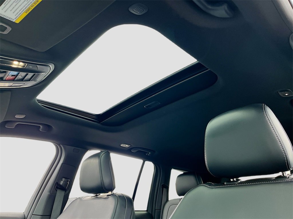 Certified 2025 Jeep Grand Cherokee Altitude image 21