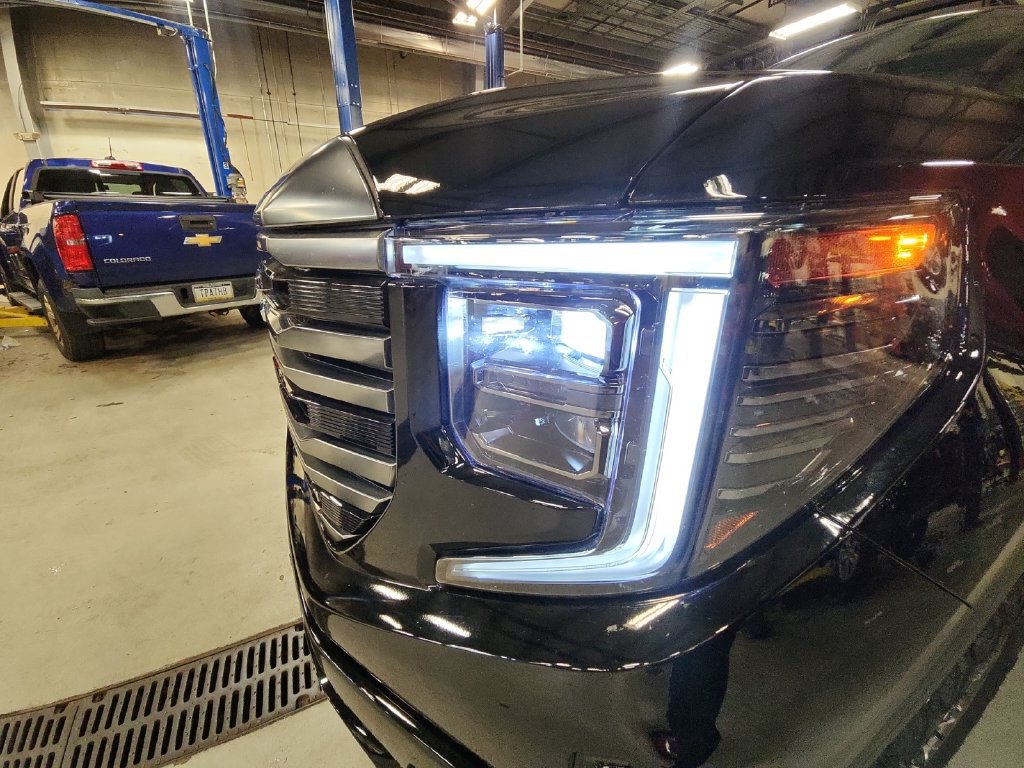 Certified 2024 GMC Sierra 1500 AT4 w/ Technology Package AWD/4WD image 31