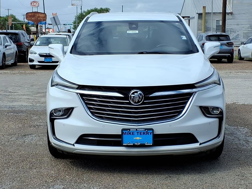 Used 2023 Buick Enclave Essence image 7