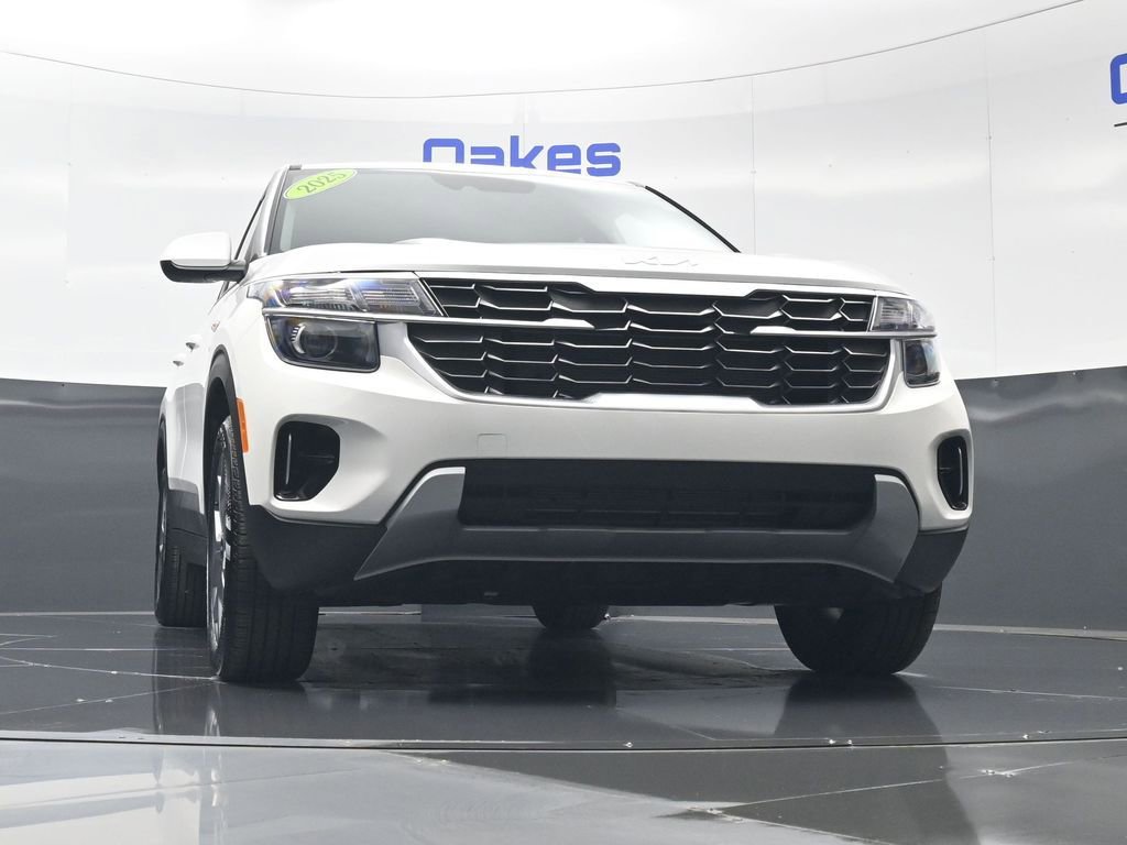 Certified 2025 Kia Seltos LX image 14