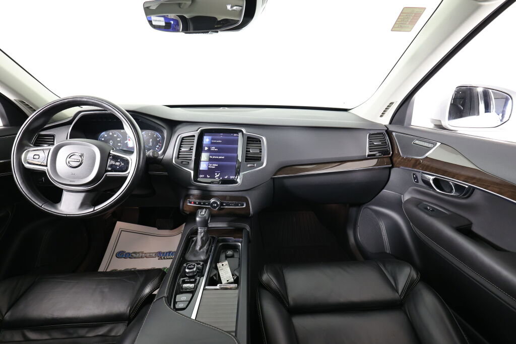 Used 2016 Volvo XC90 T6 Momentum w/ Momentum Plus Package image 27