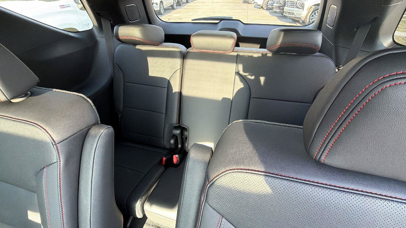 New 2026 Chevrolet Traverse Z71 w/ Enhanced Driving Package AWD/4WD image 18