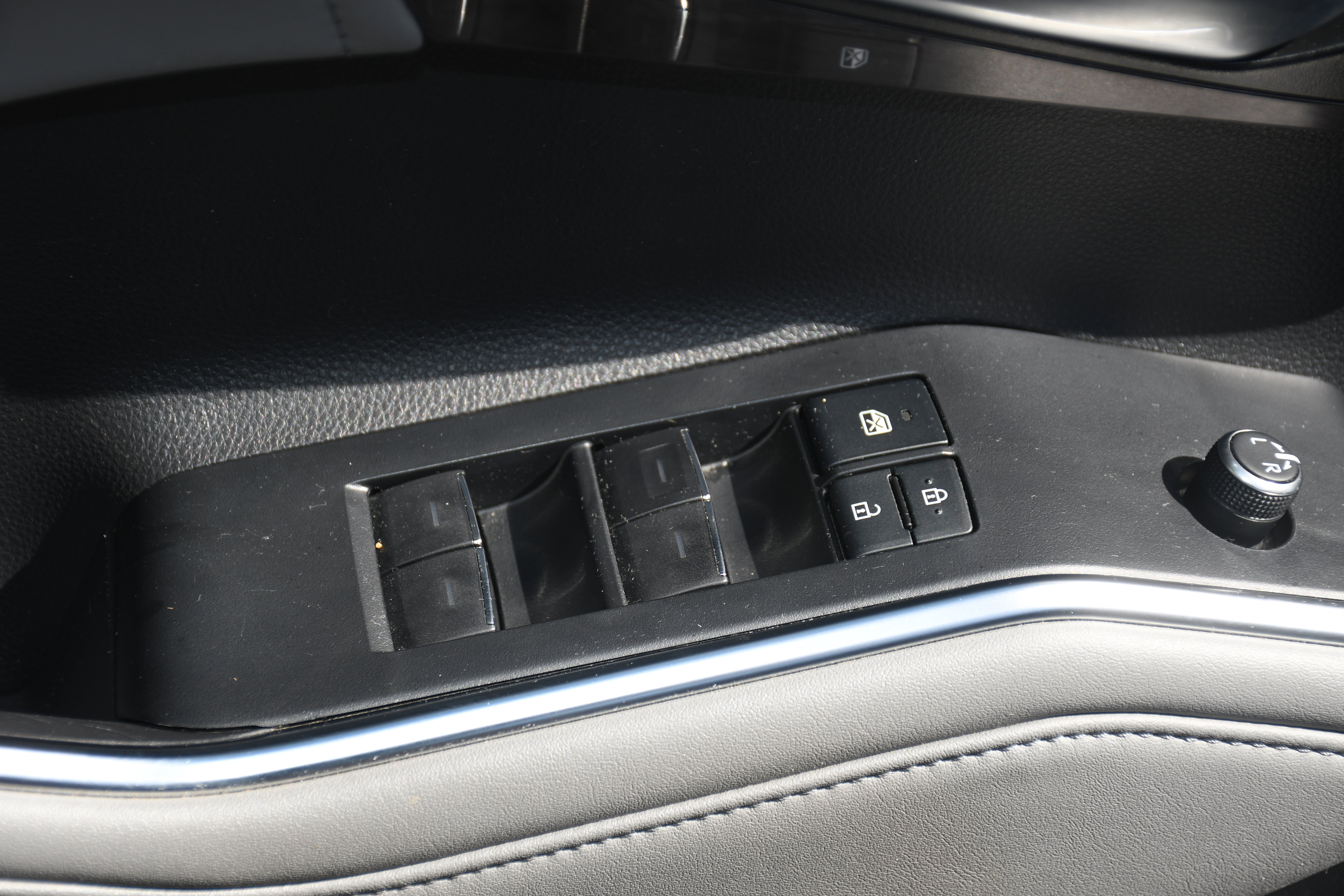 Used 2021 Toyota Highlander Platinum image 11