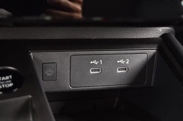 New 2025 Nissan Kicks SR image 20