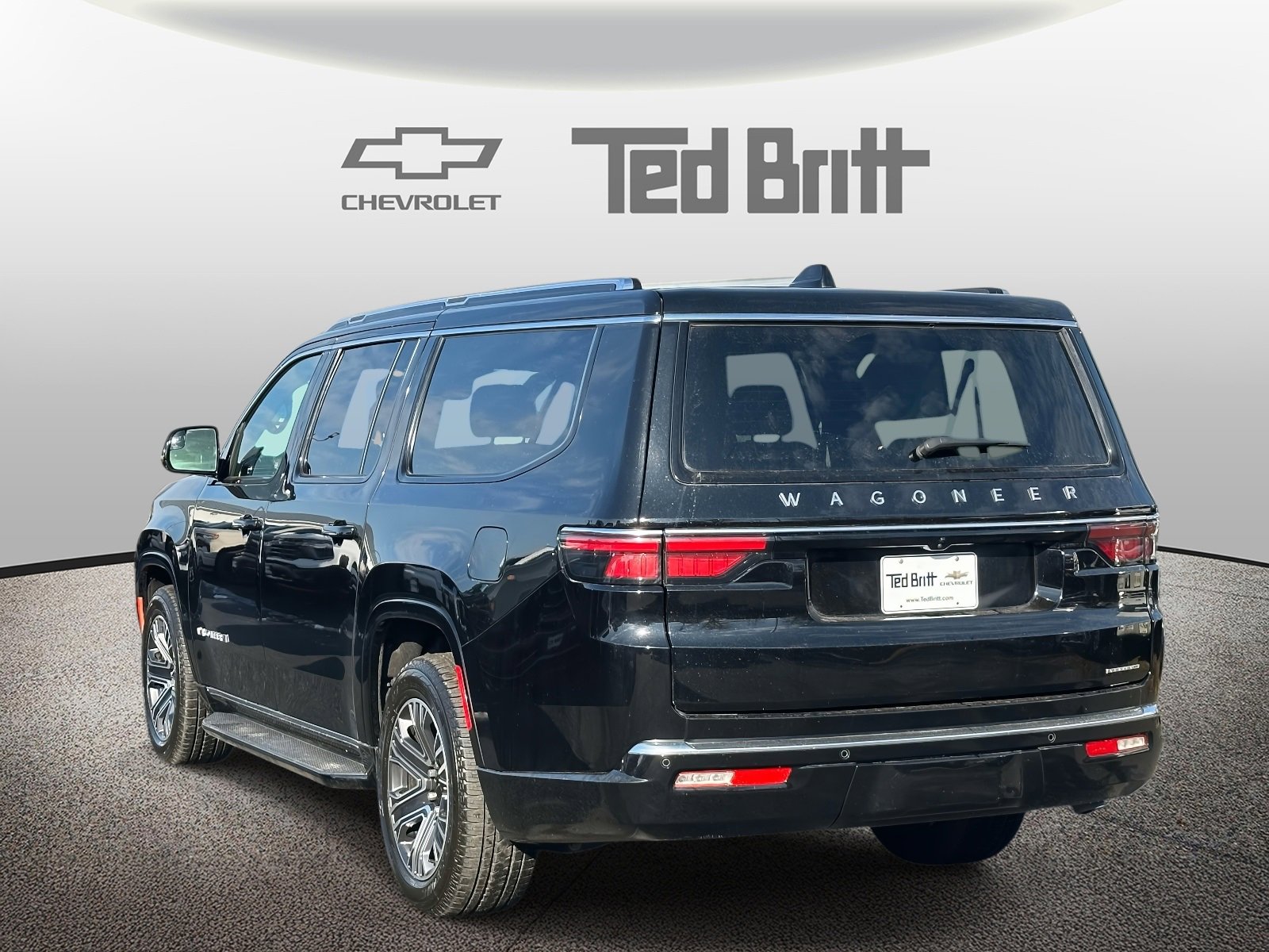 Used 2024 Jeep Wagoneer L Series II w/ Flexible Seating Group image 6