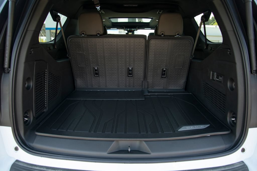 New 2026 Chevrolet Suburban High Country AWD/4WD image 19