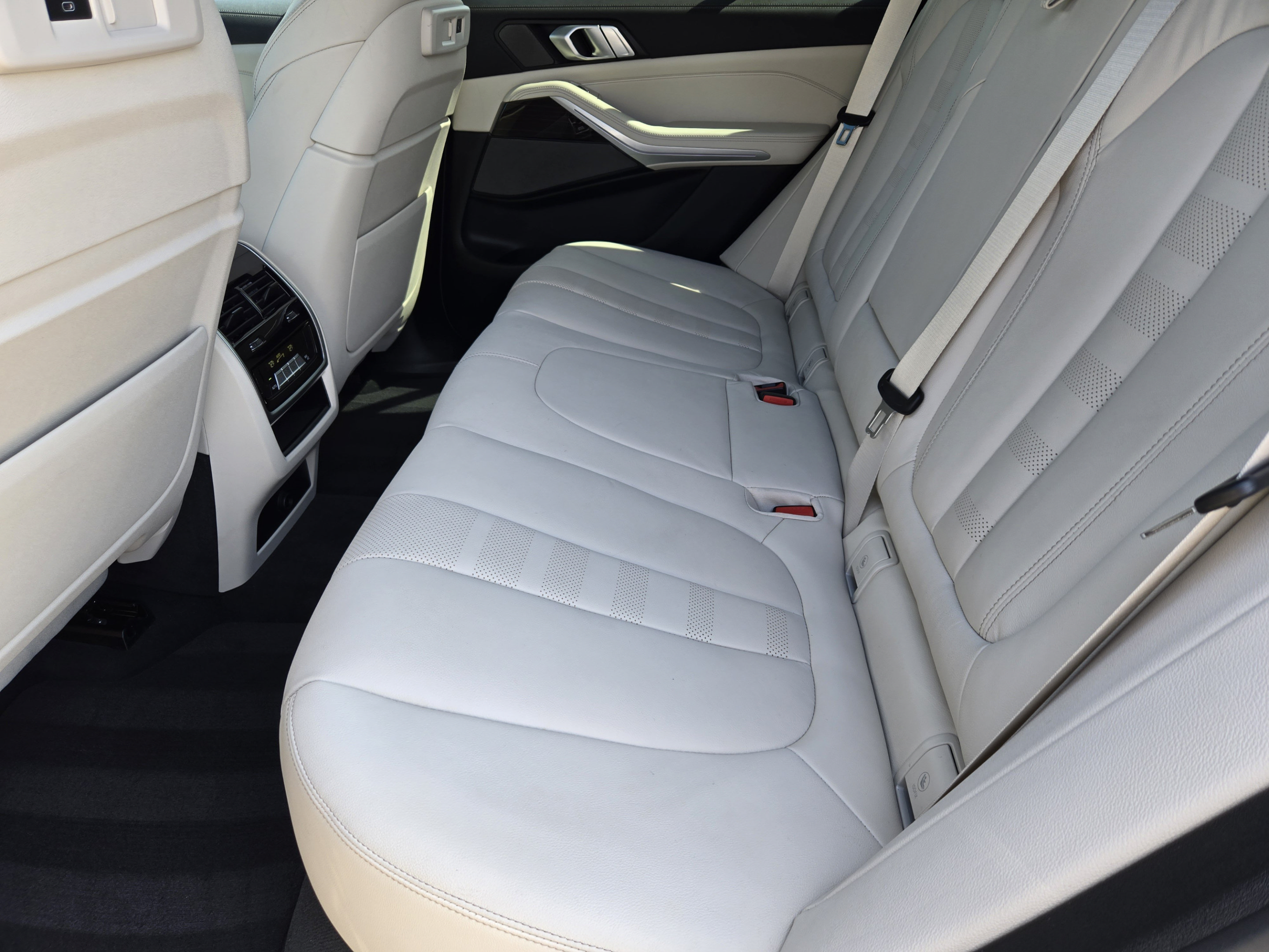 Used 2021 BMW X5 xDrive40i w/ Premium Package AWD/4WD image 27