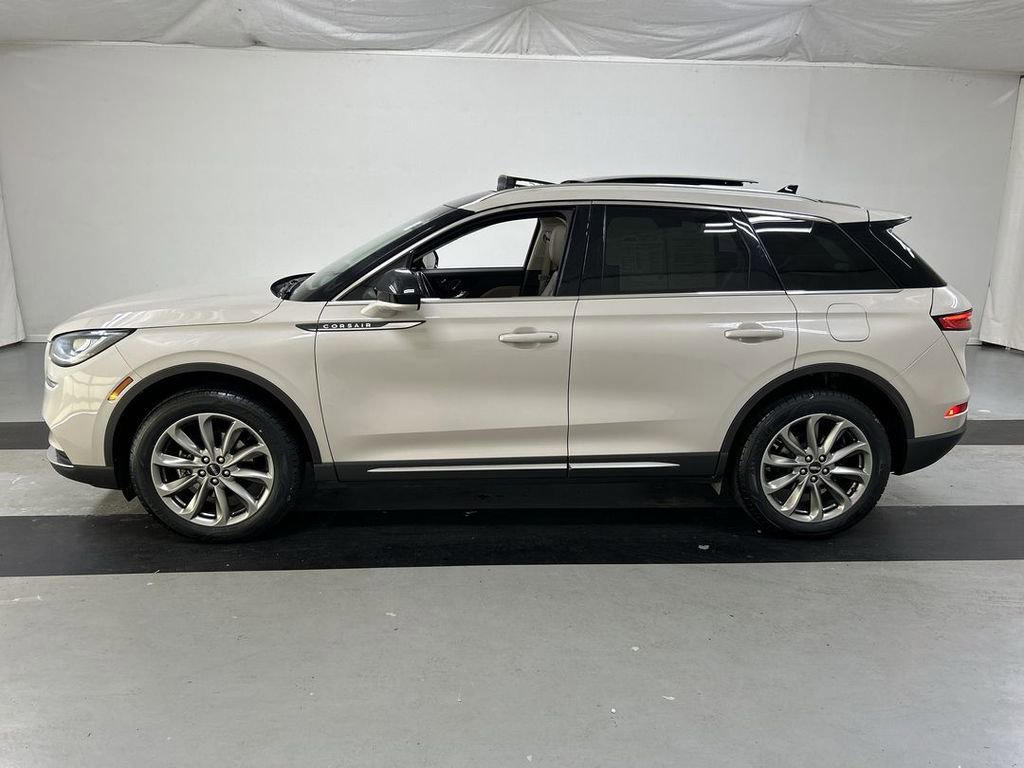 Used 2022 Lincoln Corsair Standard w/ Premium Package image 6