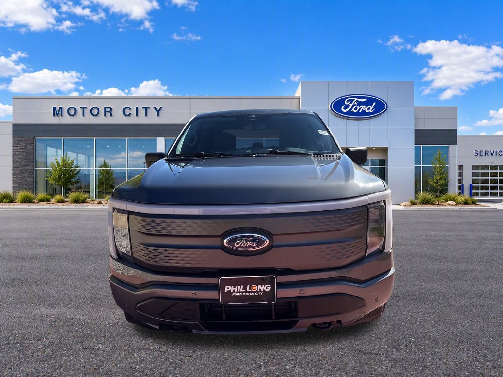 Used 2023 Ford F150 Lightning XLT AWD/4WD image 2