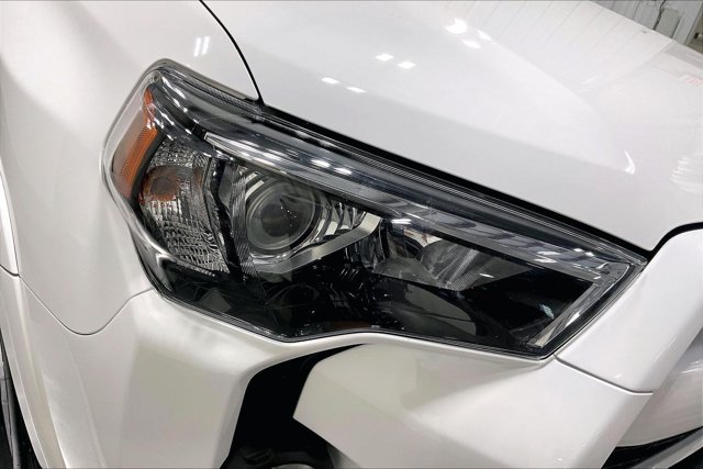 Used 2019 Toyota 4Runner SR5 Premium AWD/4WD image 28
