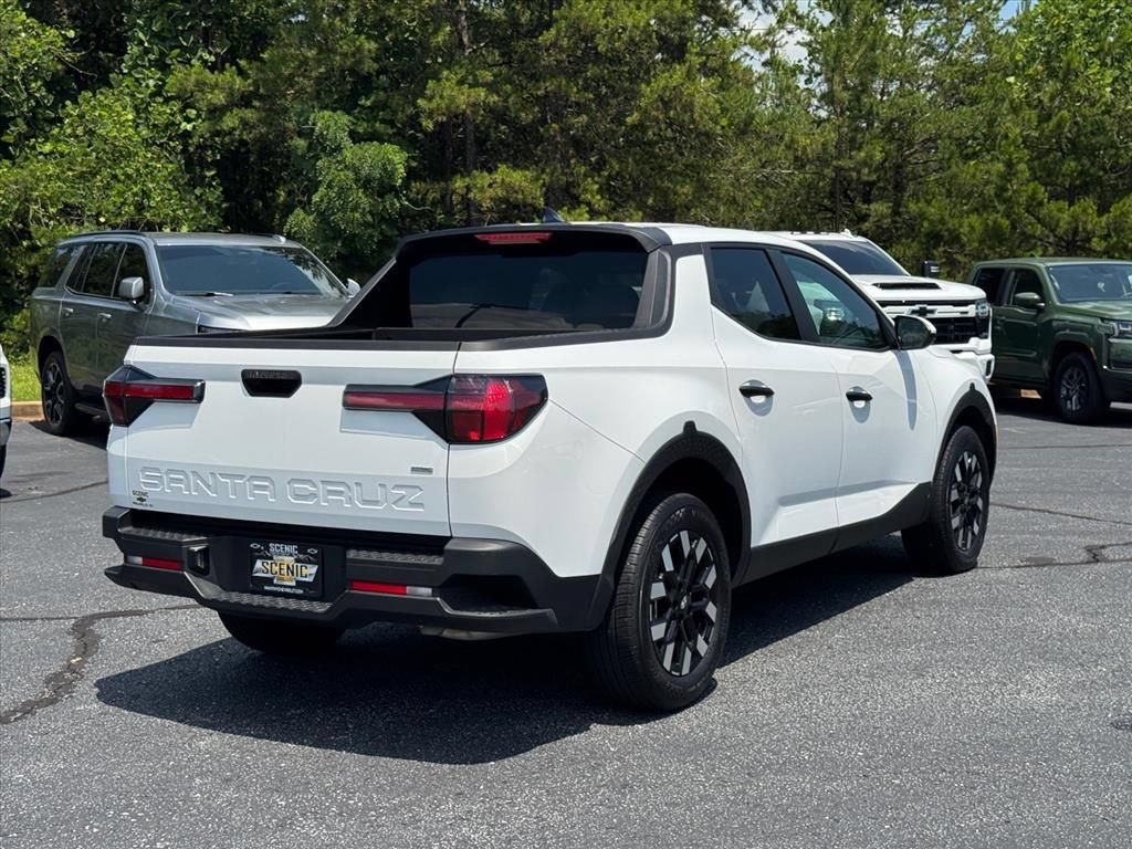 Used 2025 Hyundai Santa Cruz SE AWD/4WD image 3