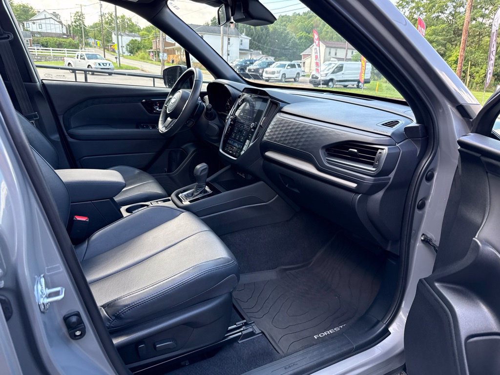 Used 2025 Subaru Forester Limited AWD/4WD image 31