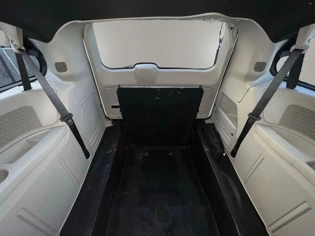 Used 2019 Dodge Grand Caravan SE FWD image 23
