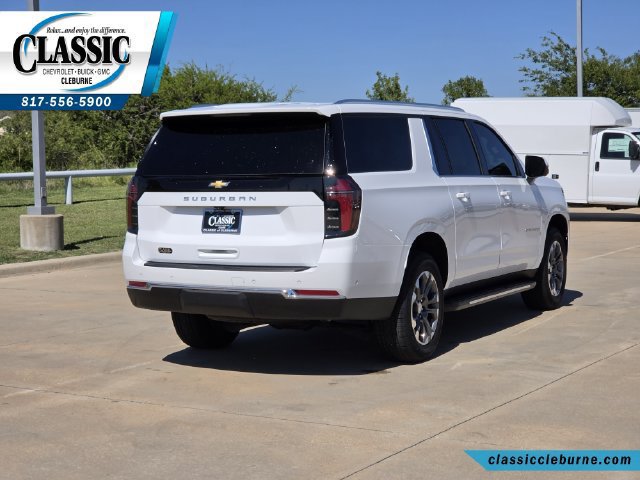 Used 2025 Chevrolet Suburban LS RWD image 10