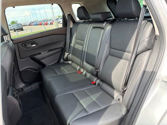 Used 2023 Nissan Rogue SL w/ SL Premium Package FWD image 6