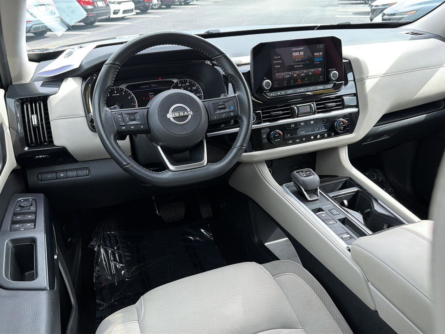 Used 2024 Nissan Pathfinder SV FWD image 19