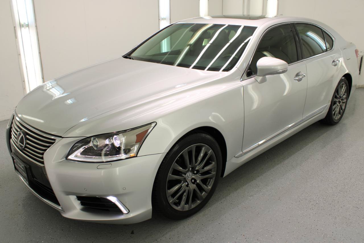 Used 2016 Lexus LS 460 w/ Comfort Package RWD image 6