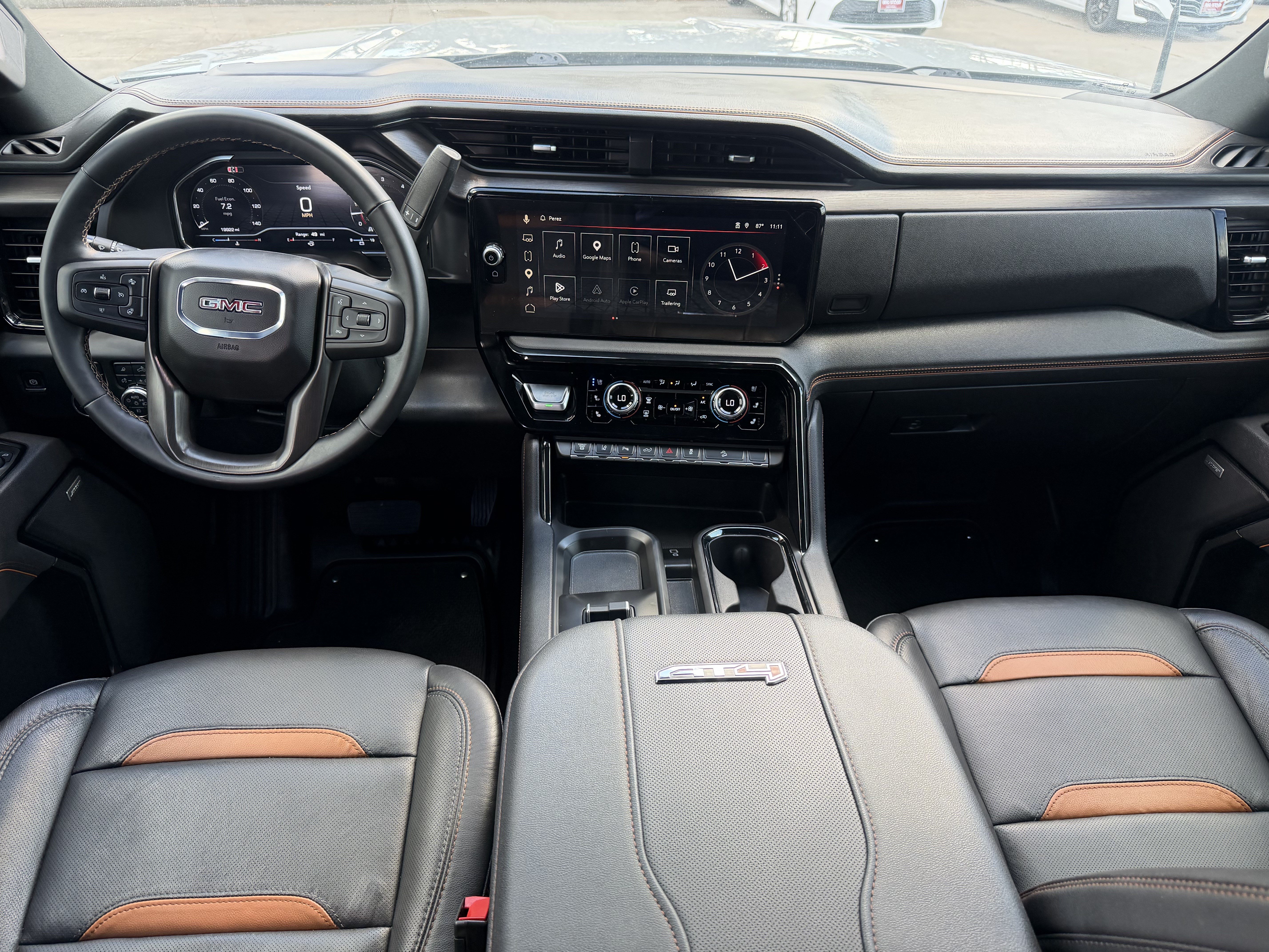 Used 2025 GMC Sierra 2500 AT4 w/ AT4 Premium Plus Package AWD/4WD image 12