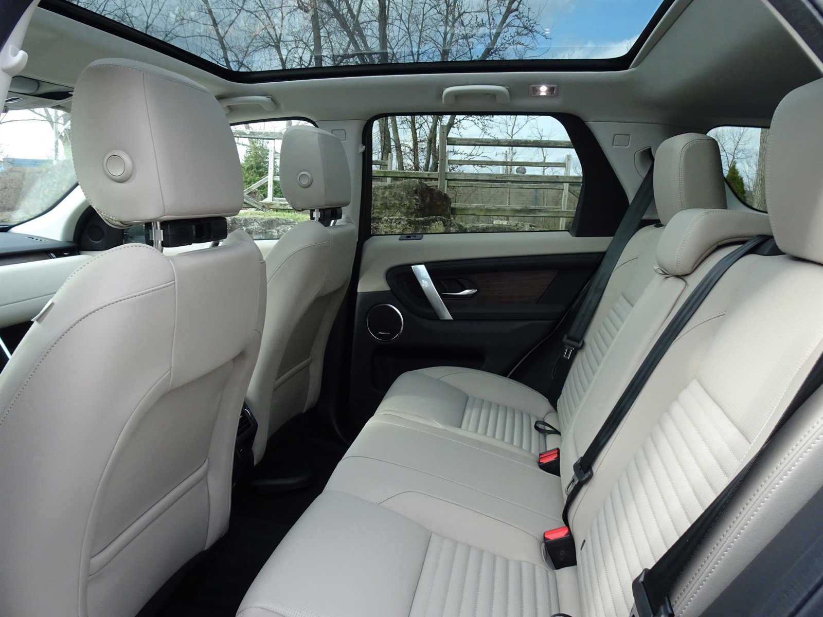 New 2025 Land Rover Discovery Sport S image 20