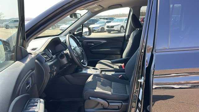 Used 2023 Honda Ridgeline Sport image 9