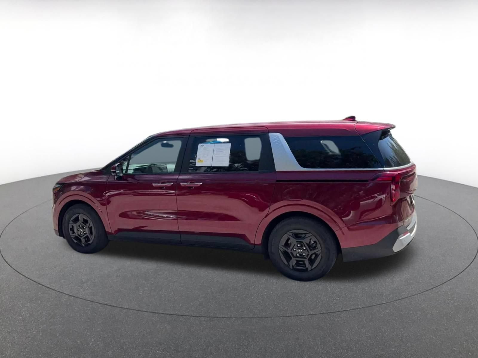 Used 2026 Kia Carnival FWD image 10